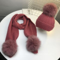 Warme Winter Hut Schal gestrickte Wolle &amp; Kaschmir Kunstpelz Pom Poms Frauen Hut und Schal Set